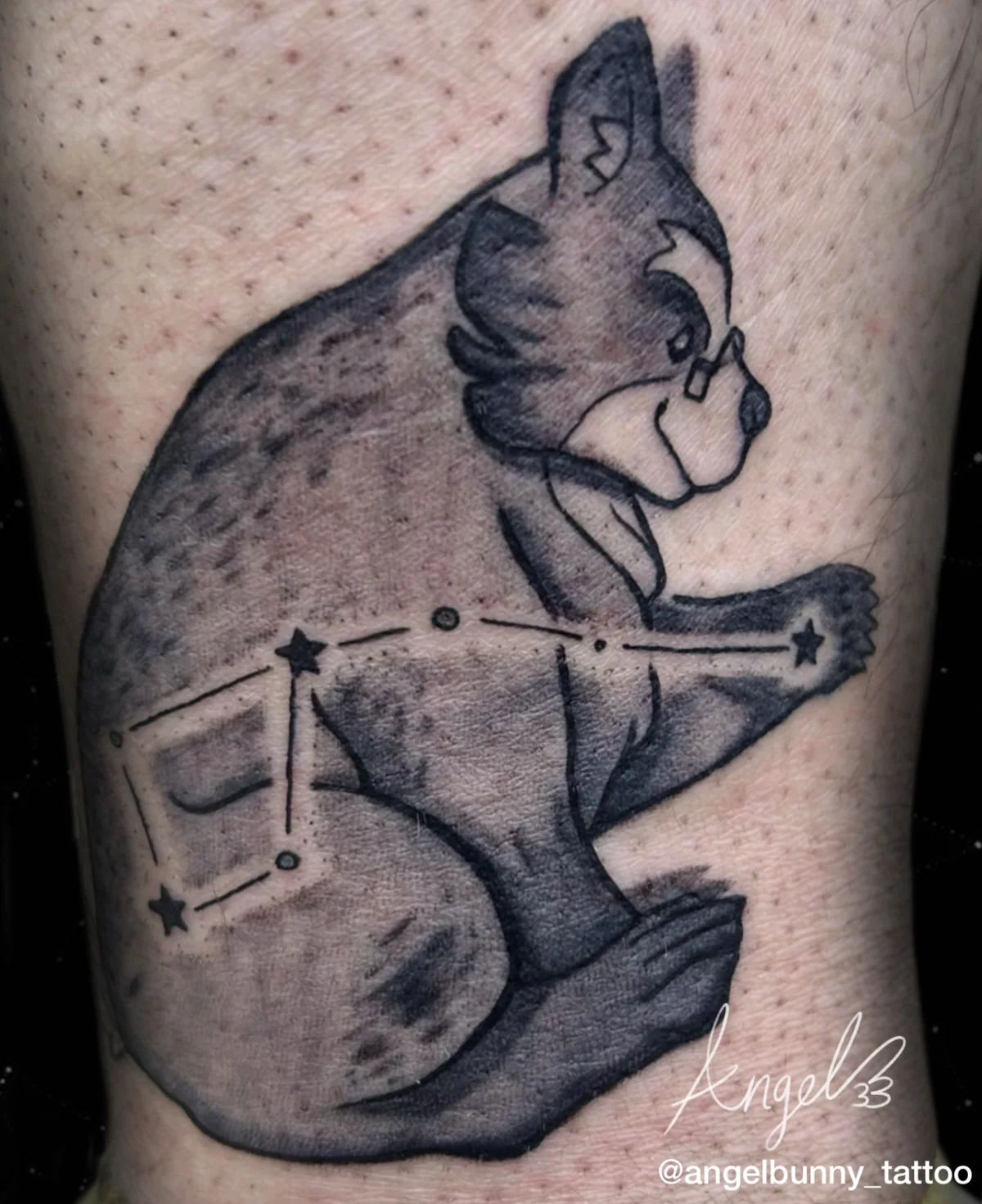 Oso con constelación en negro y gris — Angelbunny, Garavatto