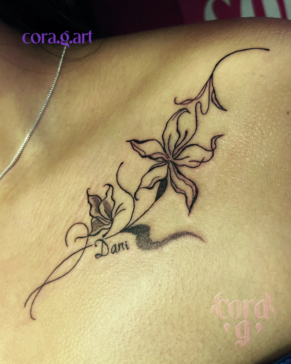 Tatuaje de línea fina para guía de costo de tatuajes en Bogotá