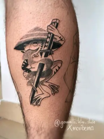 Movibema tatuadora de whipshading, línea fina y blackwork en Garavatto Bogotá